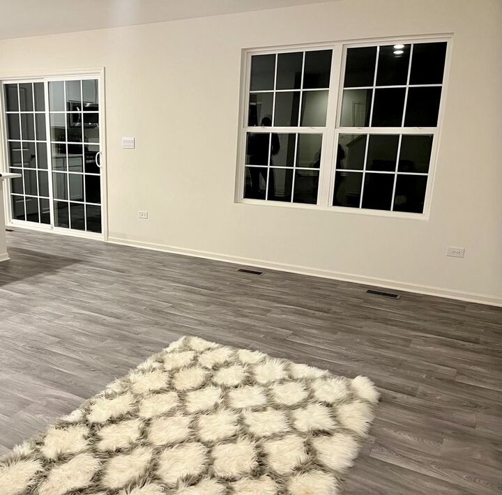 Property Photo:  2048 Canyon Creek Court  IL 60503 