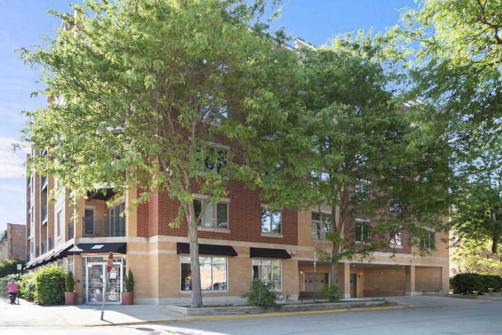 Property Photo:  8000 Kilpatrick Avenue 2E  IL 60076 
