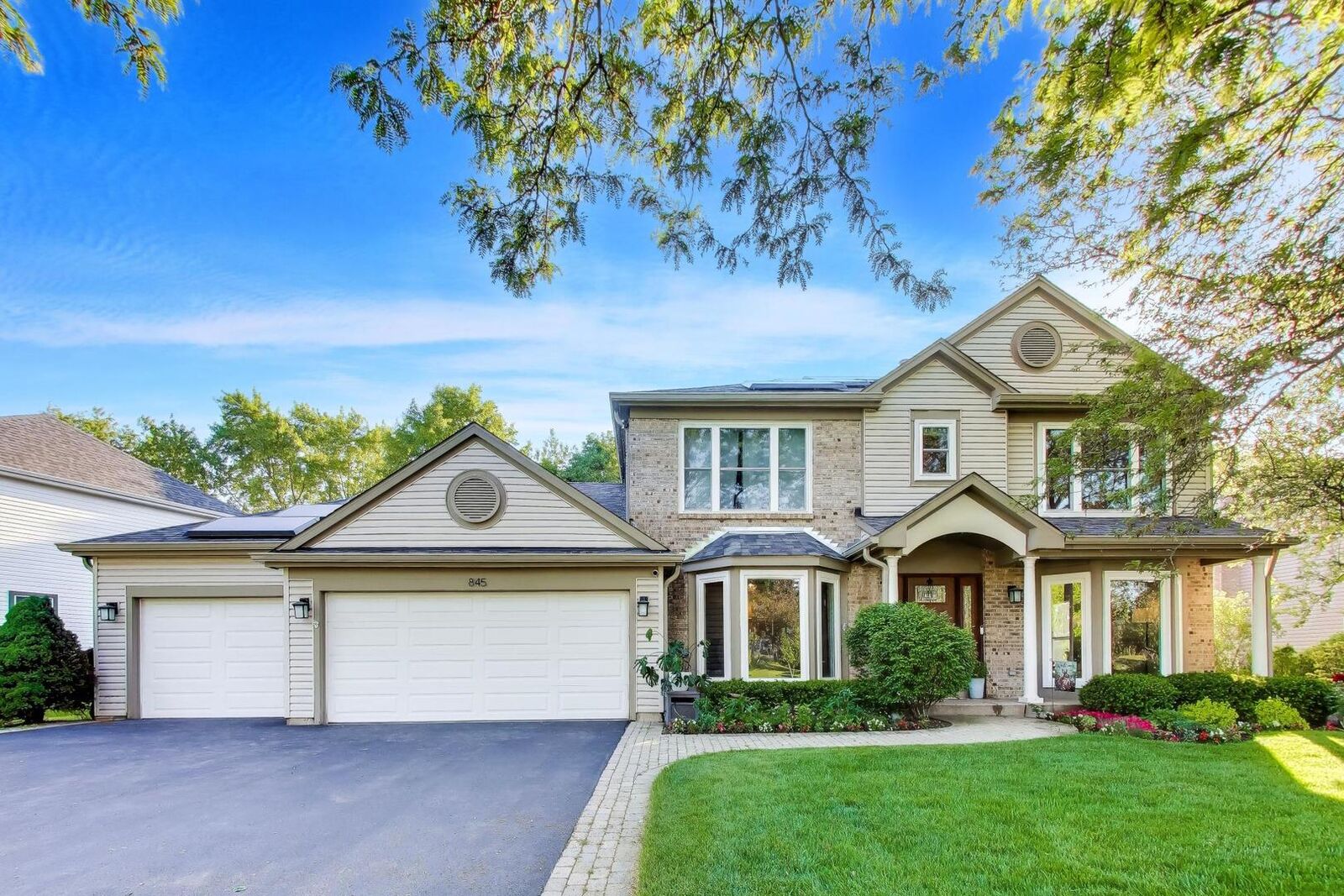Property Photo: 845 Saugatuck Trail IL 60061