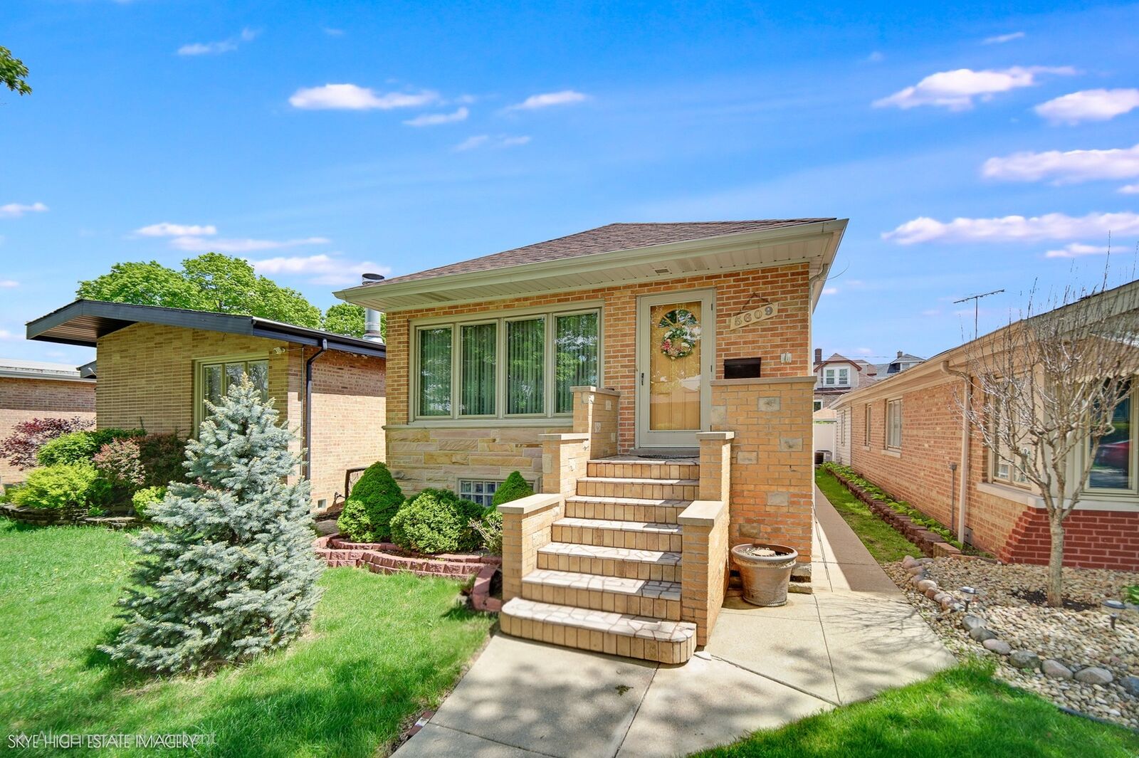 Property Photo: 5609 S Monitor Avenue IL 60638