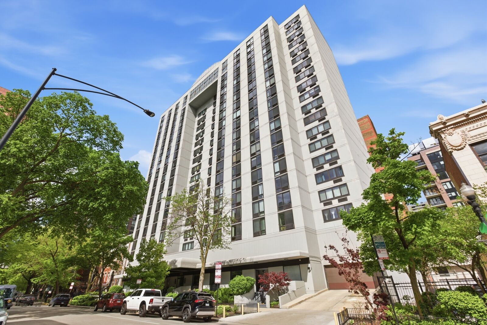Property Photo: 1221 N Dearborn Street 602N IL 60610