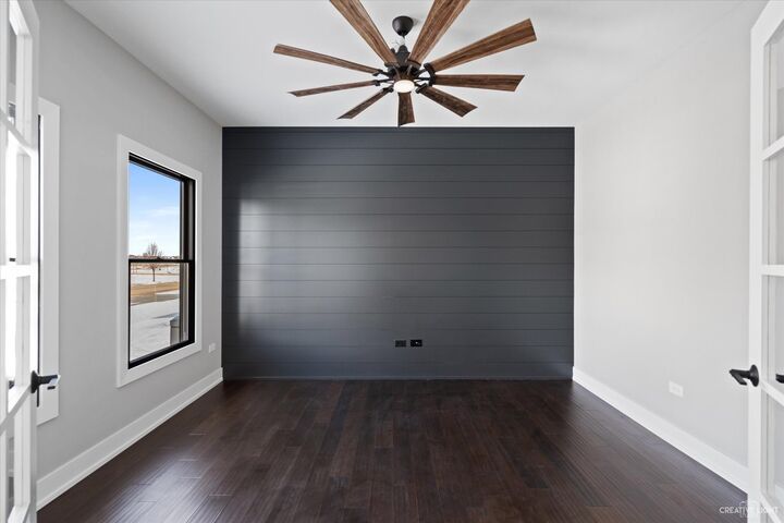 Property Photo:  677 Cumberland Lane  IL 60543 
