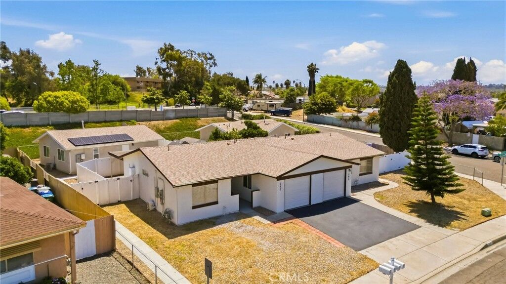 Property Photo:  262 Lustrosos Street  CA 92057 