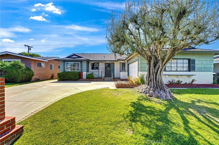 Property Photo: 13527 Raceland CA 90638