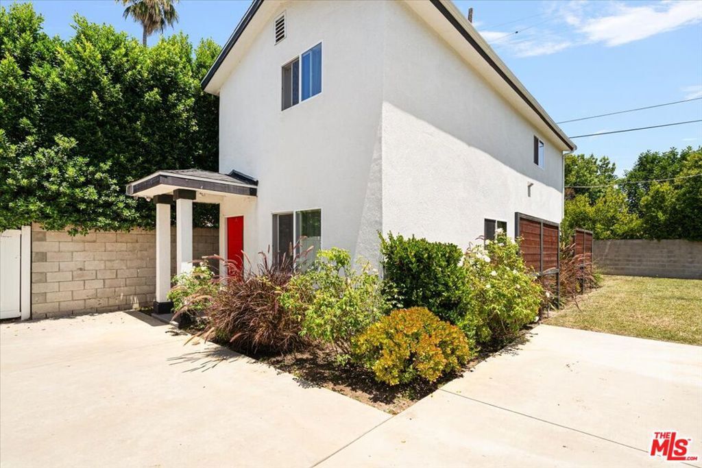Property Photo:  6652 Orion Avenue  CA 91406 