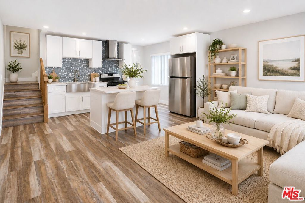Property Photo:  6652 Orion Avenue  CA 91406 