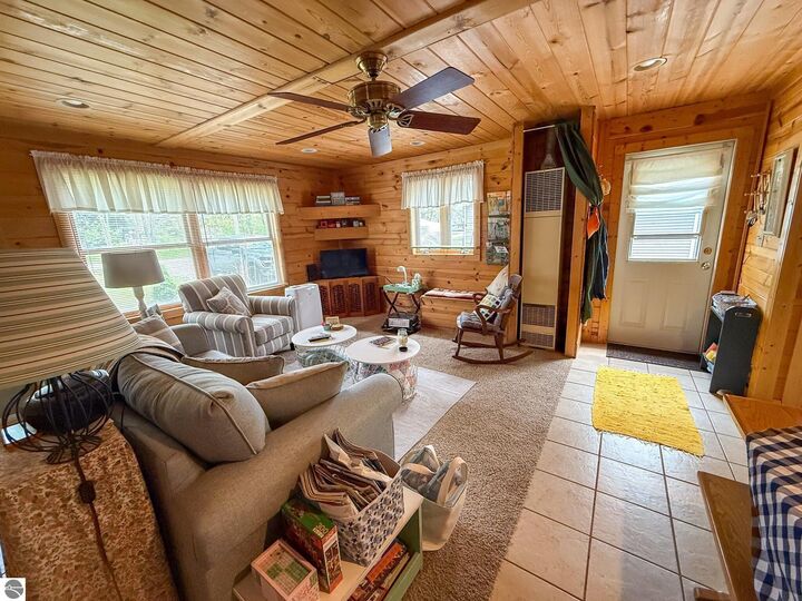Property Photo: 107 Glen Court Boulevard MI 48629