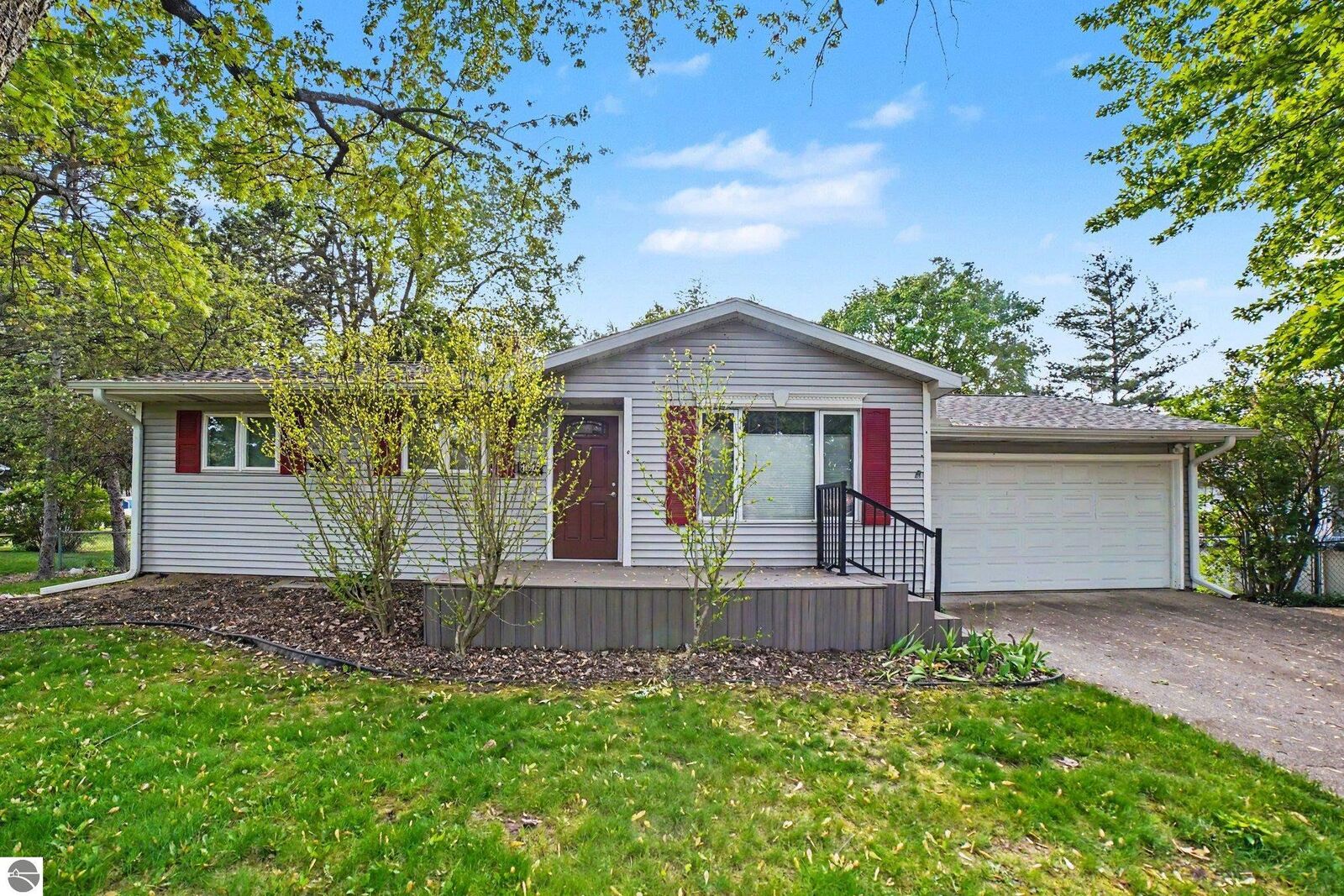 Property Photo: 1012 Taylor Street MI 48858