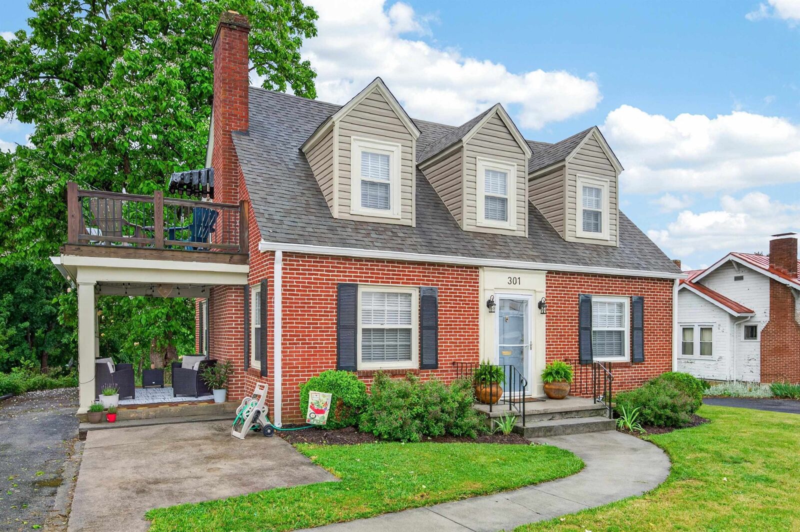 Property Photo:  301 S Franklin Street  VA 24073 