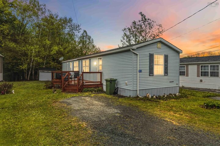 Property Photo:  186 Circle Drive  NS B3E 1C1 