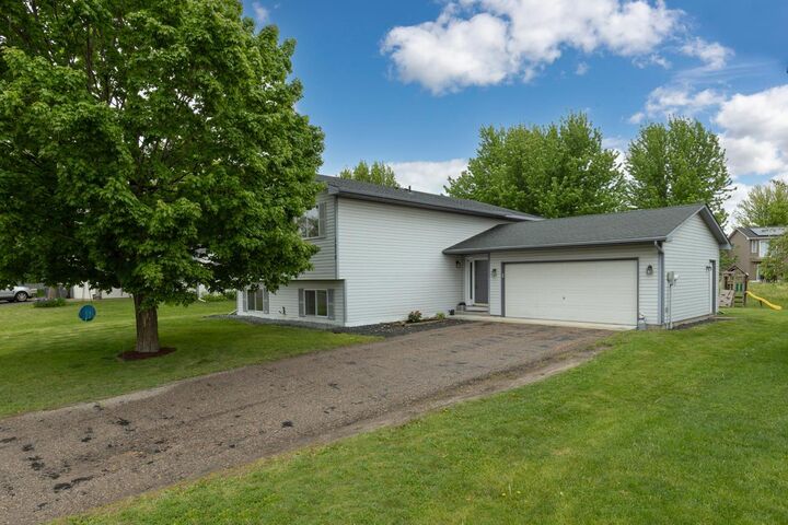 Property Photo: 1016 Meadow Street MN 55322