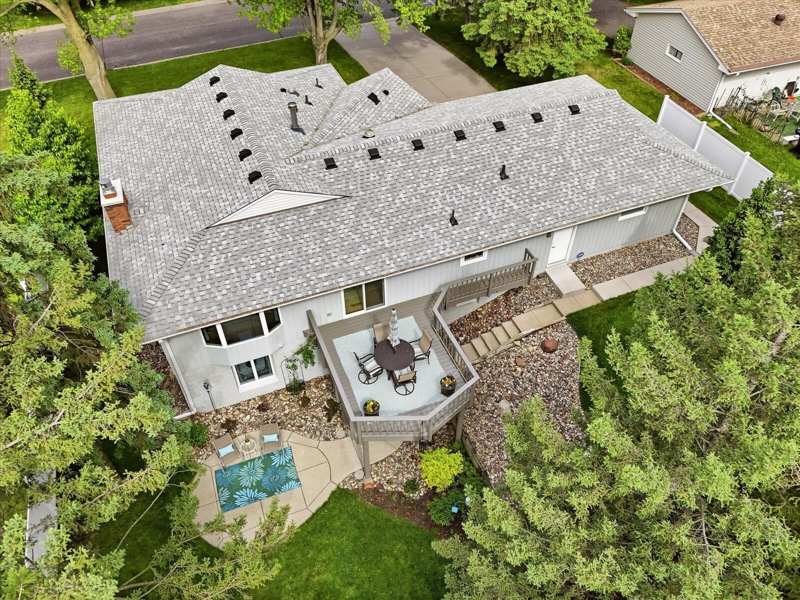 Property Photo:  974 Kohlman Lane  MN 55109 