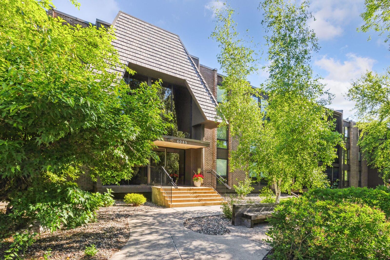 Property Photo:  6085 Lincoln Drive 214  MN 55436 