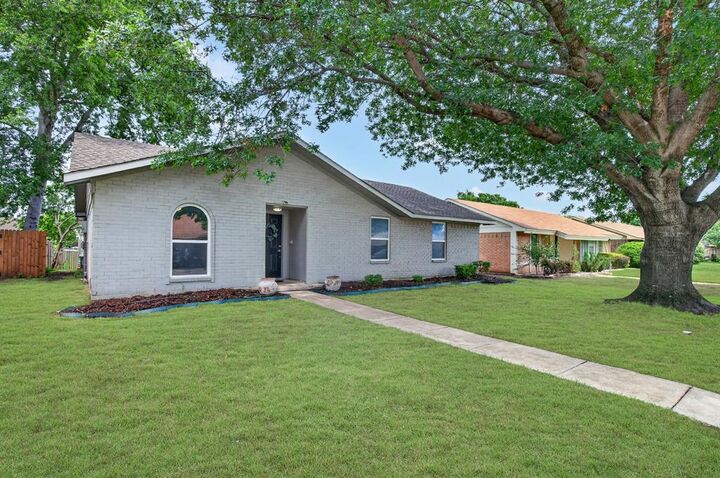 Property Photo:  903 Grassy Glen Drive  TX 75002 