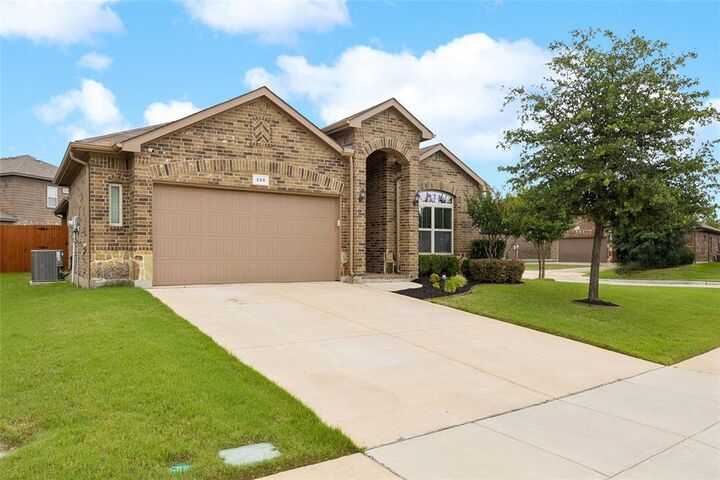 Property Photo:  300 Delgany Trail  TX 76052 