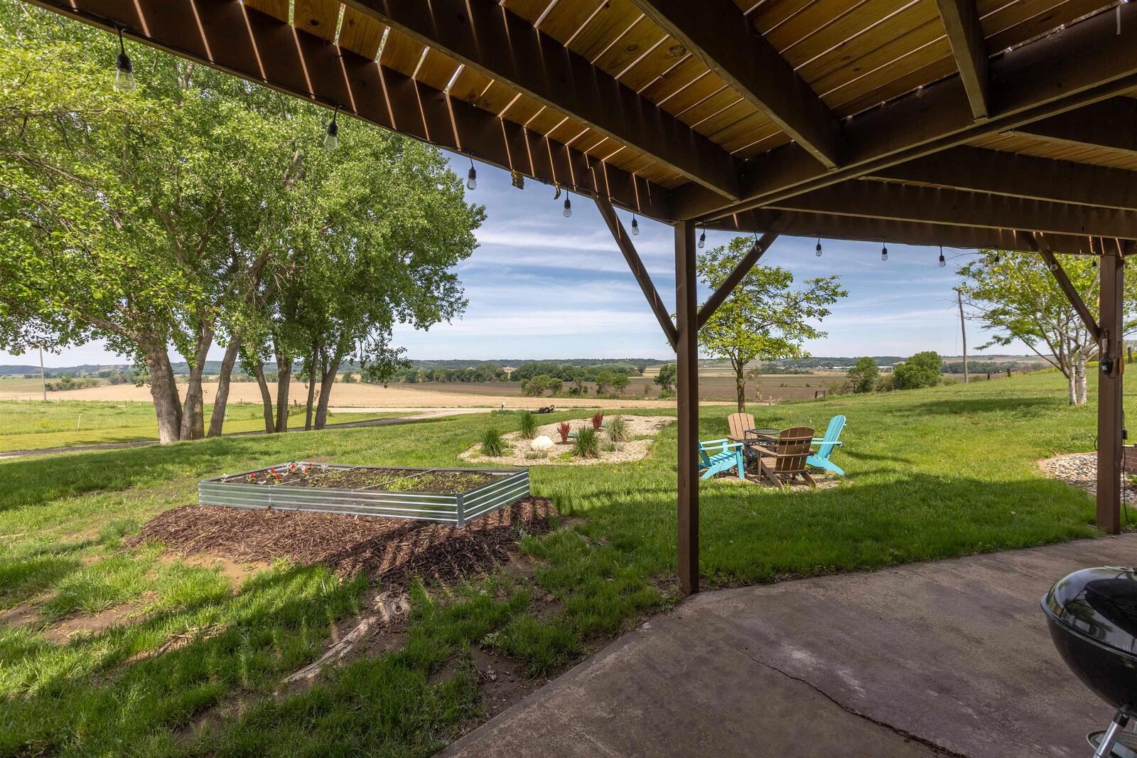 Property Photo:  12319 Oak Ave  IA 51010 