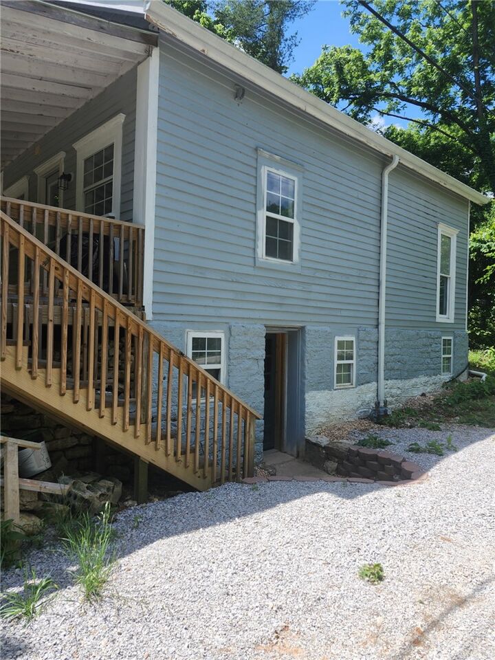 Property Photo:  2 Fuller Street  AR 72632 