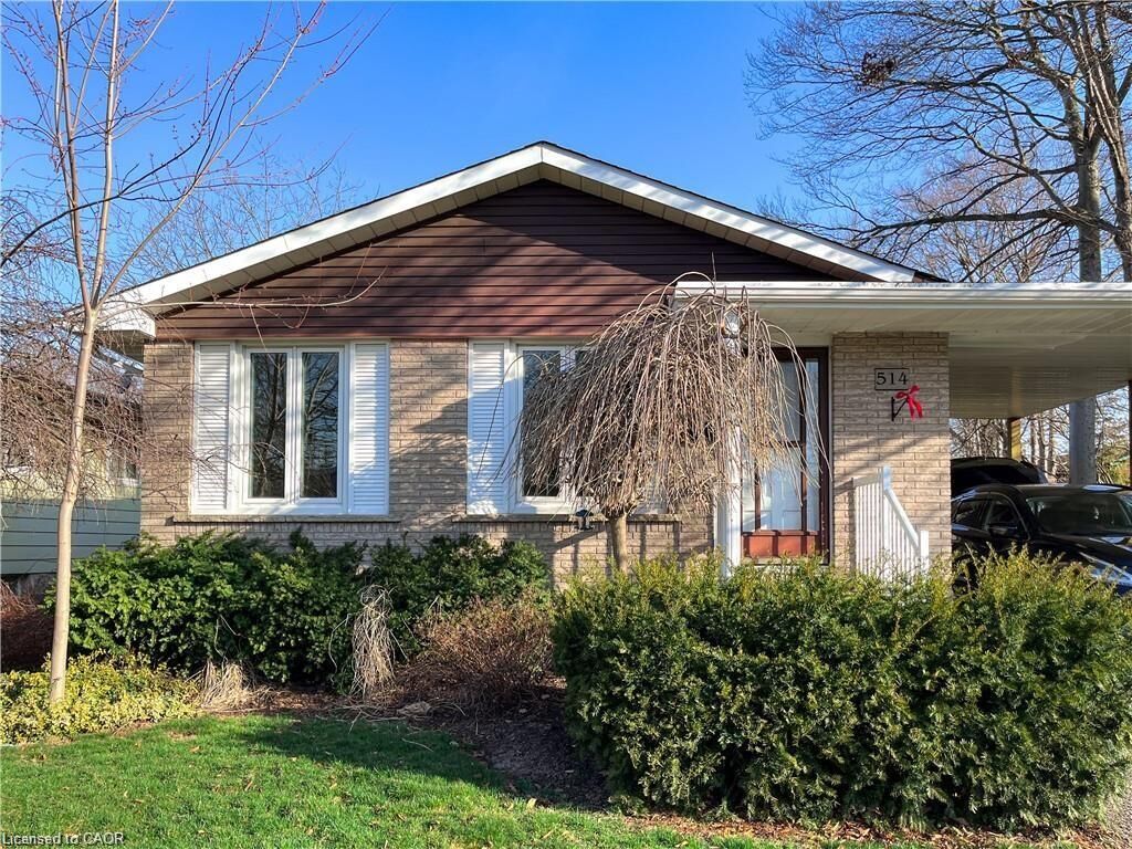 Property Photo:  514 Fallingbrook Drive Upper  ON N2L 4N3 