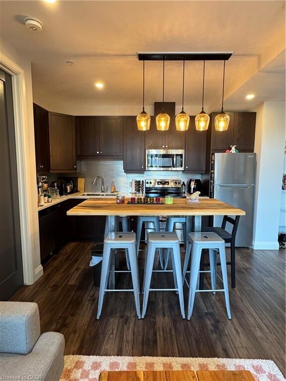 Property Photo:  118 King Street E 615  ON L8N 0A9 