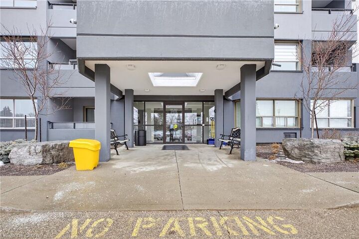 Property Photo:  200 Jamieson Parkway 606  ON N3C 4B5 