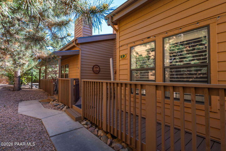 Property Photo: 237 Creekside Circle AZ 86303