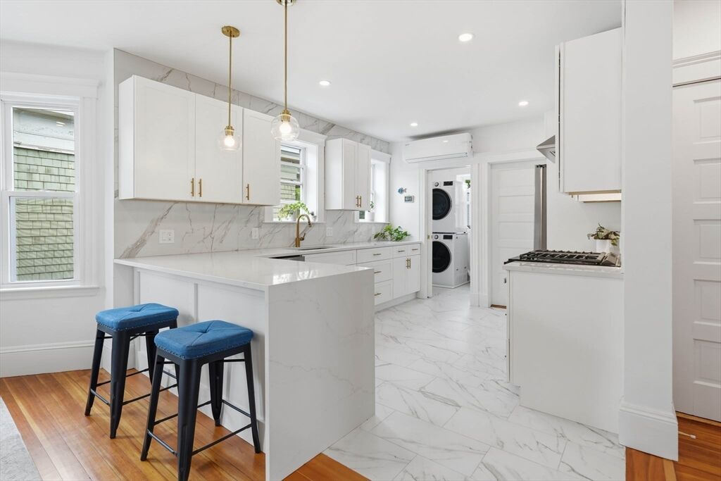 Property Photo:  29-31 Cushing St 3  MA 02138 