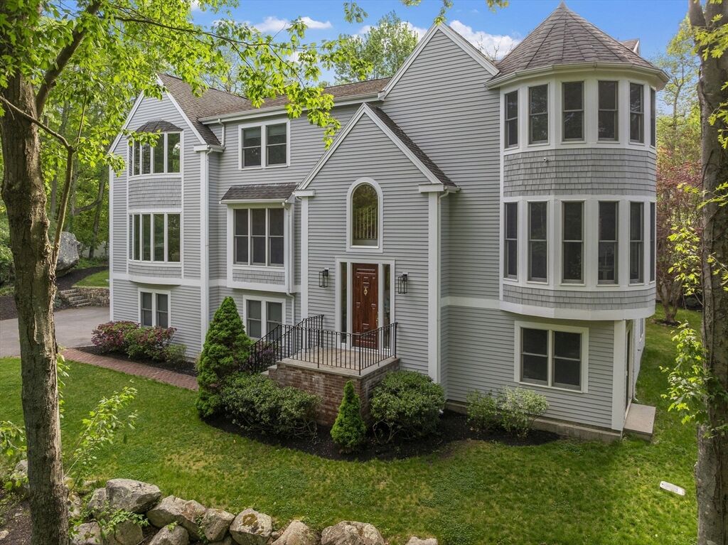 Property Photo:  10 Heritage Ln  MA 02025 
