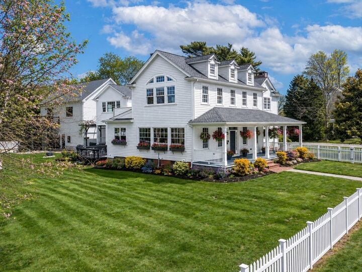 Property Photo:  116 Nayatt Road  RI 02806 