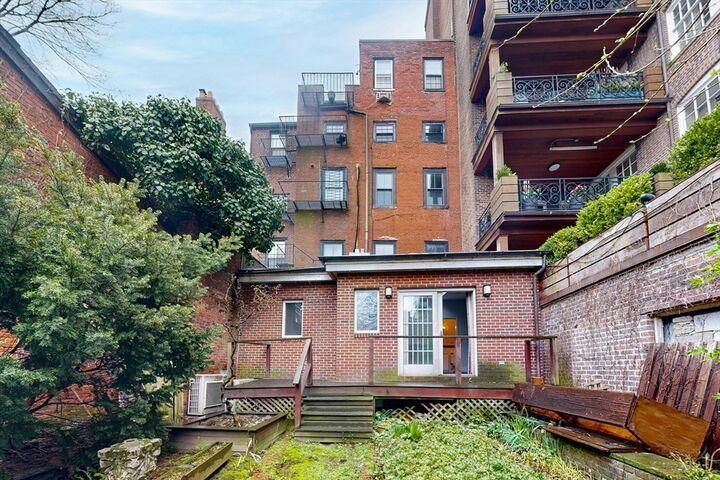 Property Photo:  37 Mt Vernon St 1  MA 02108 