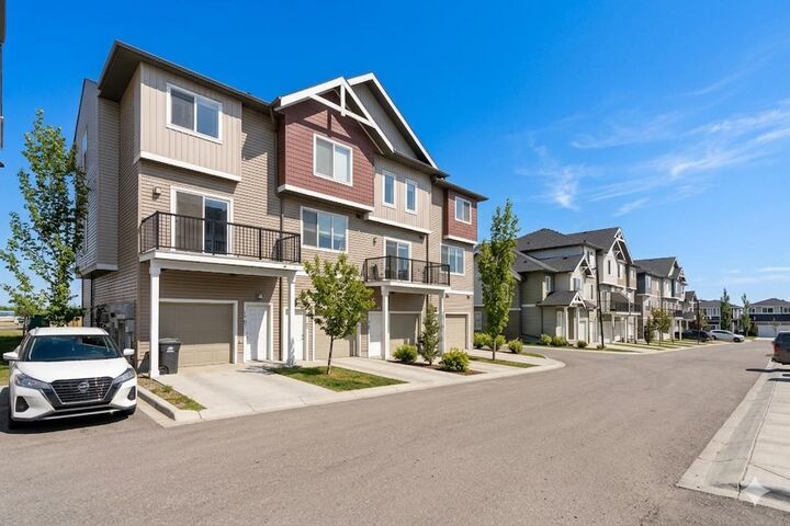24 Rivercrest Drive 1701 — photo 1