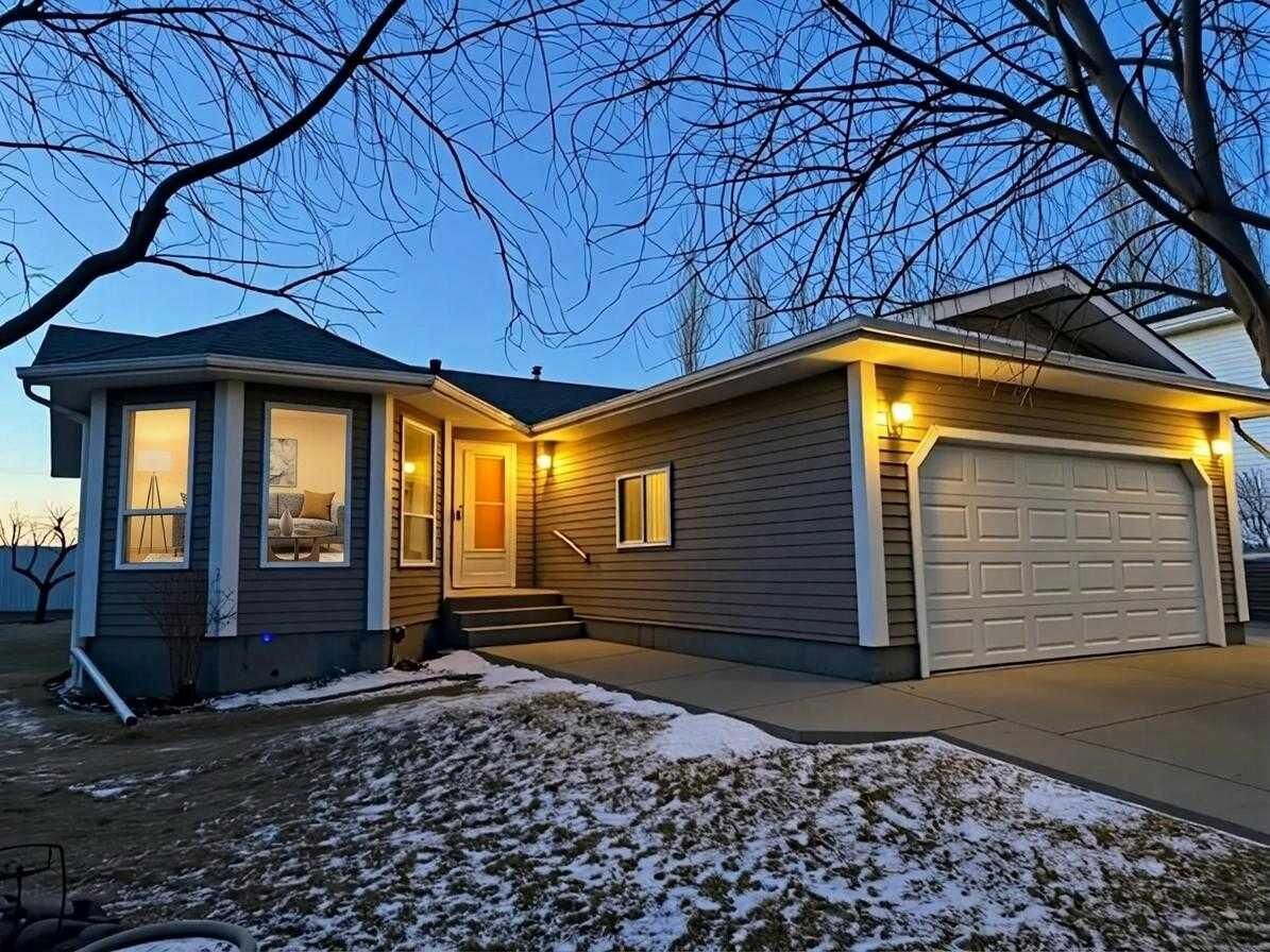 Property Photo: 12 Clearwater Crescent AB T0A 2C1
