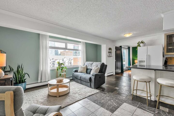 128 15 Avenue SW 605 — photo 1