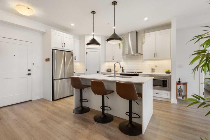 Property Photo: 10 Sage Hill Walk NW 205 AB T3R 1X9