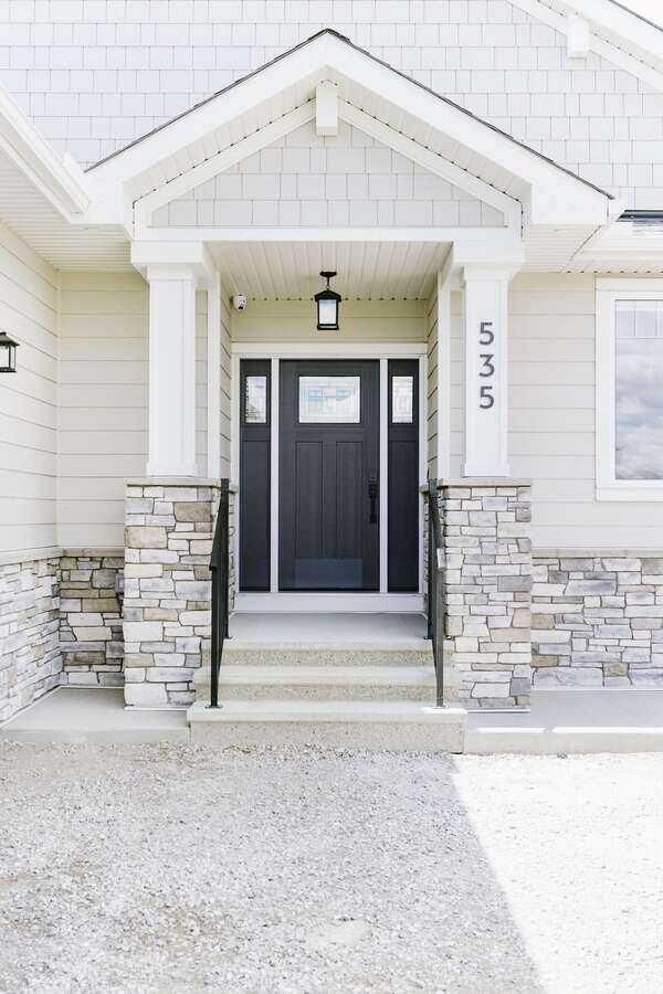 Property Photo: 535 Green Haven View AB T1S 0R3