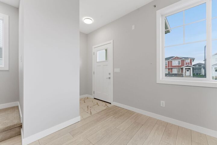 Property Photo: 1060 West Lakeview Drive AB T1X 2T3