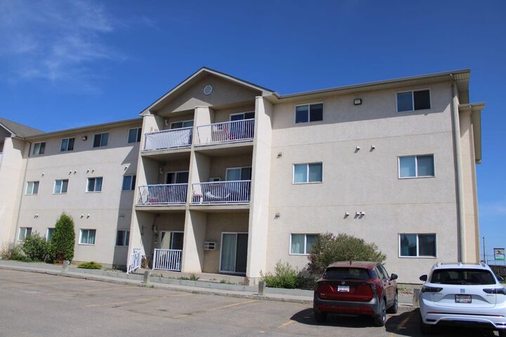 Property Photo: 6608 42 Street 109B AB T9V 3L1