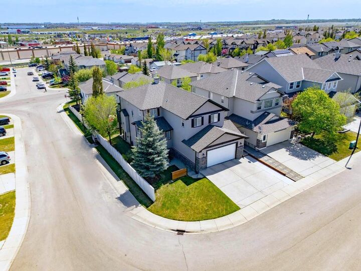 Property Photo: 335 Morningside Crescent SW AB T4B 0C1