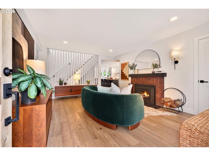 Property Photo:  5721 SE 46th Ave  OR 97206 