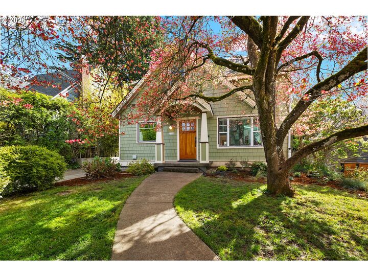 Property Photo: 2100 SE 29th Ave OR 97214