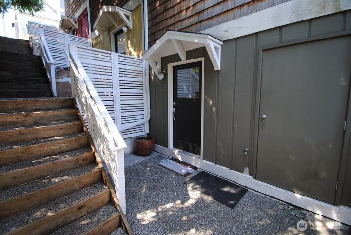 Property Photo:  39  Etruria Street 3  WA 98109 