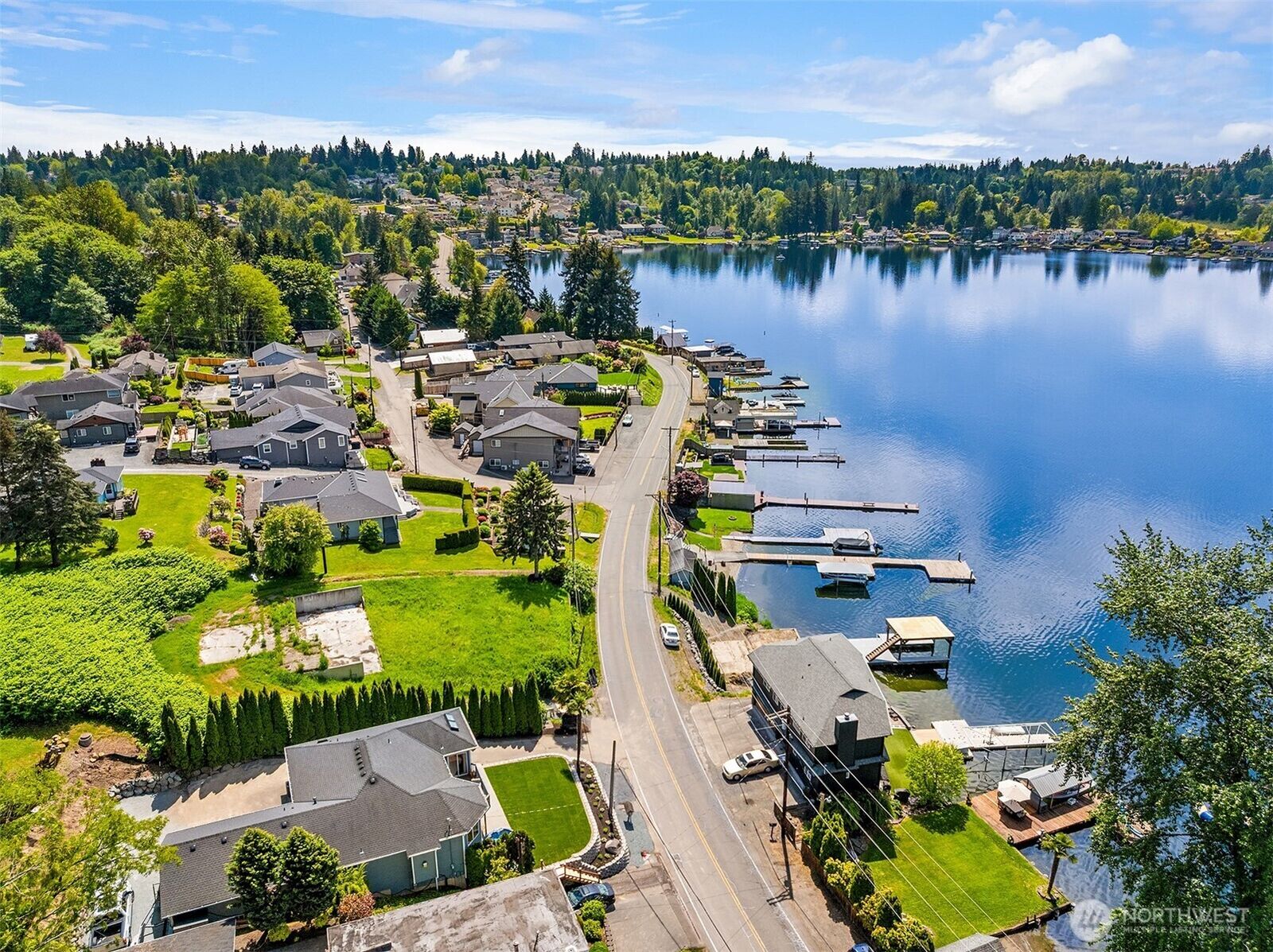 Property Photo:  418 423 S Lake Stevens Road  WA 98258 