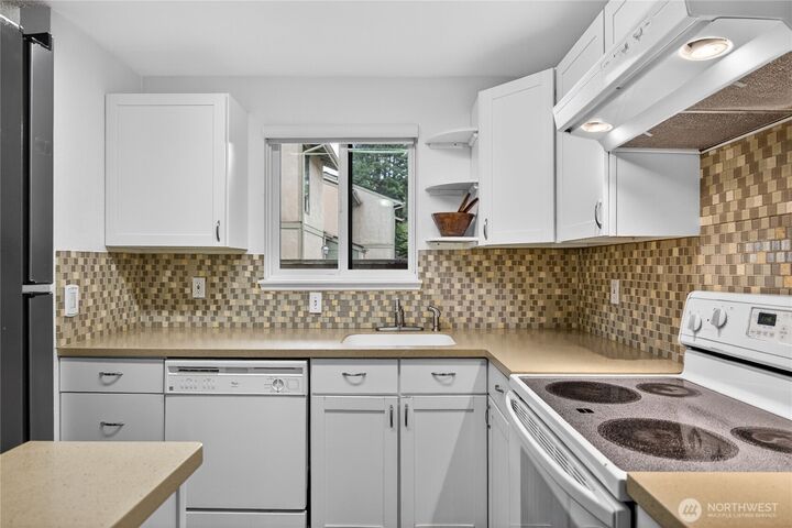 Property Photo:  10037 NE 138th Place D2  WA 98034 