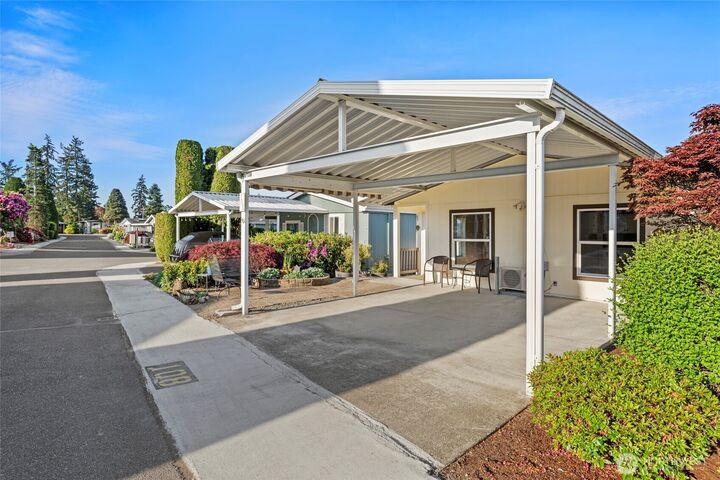 Property Photo: 23825 15th Avenue SE 108 WA 98021