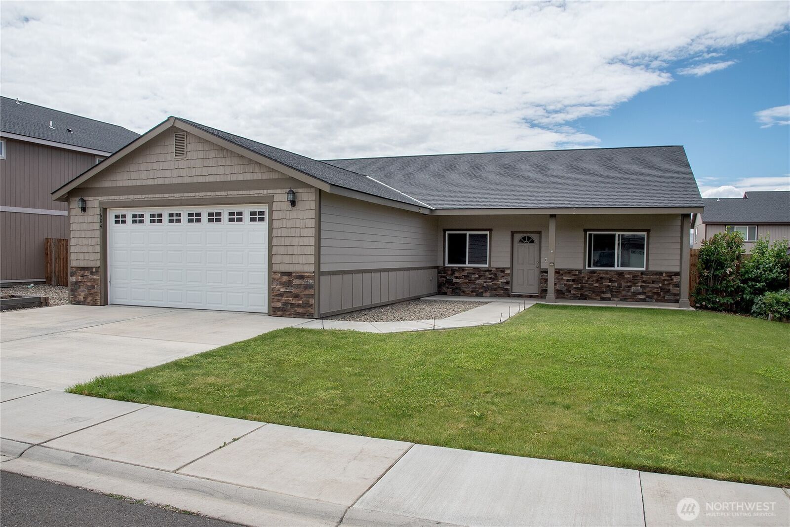 Property Photo: 1604 E Seattle Avenue WA 98926