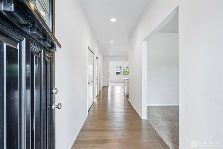 Property Photo: 353 S 48th Place WA 98274