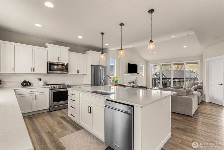 Property Photo:  661 S Juli Avenue  WA 98802 