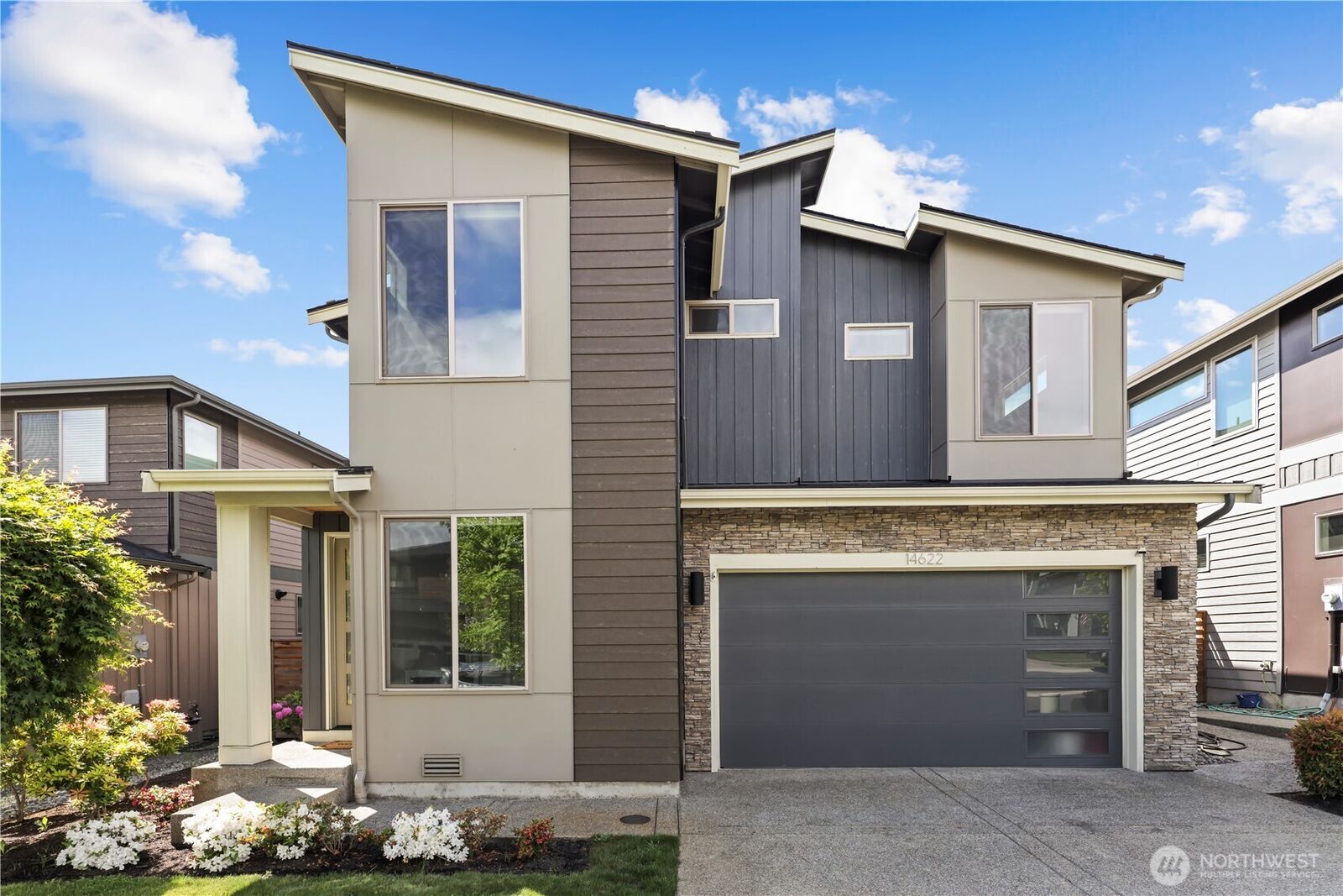 Property Photo:  14622  199th Avenue E  WA 98391 