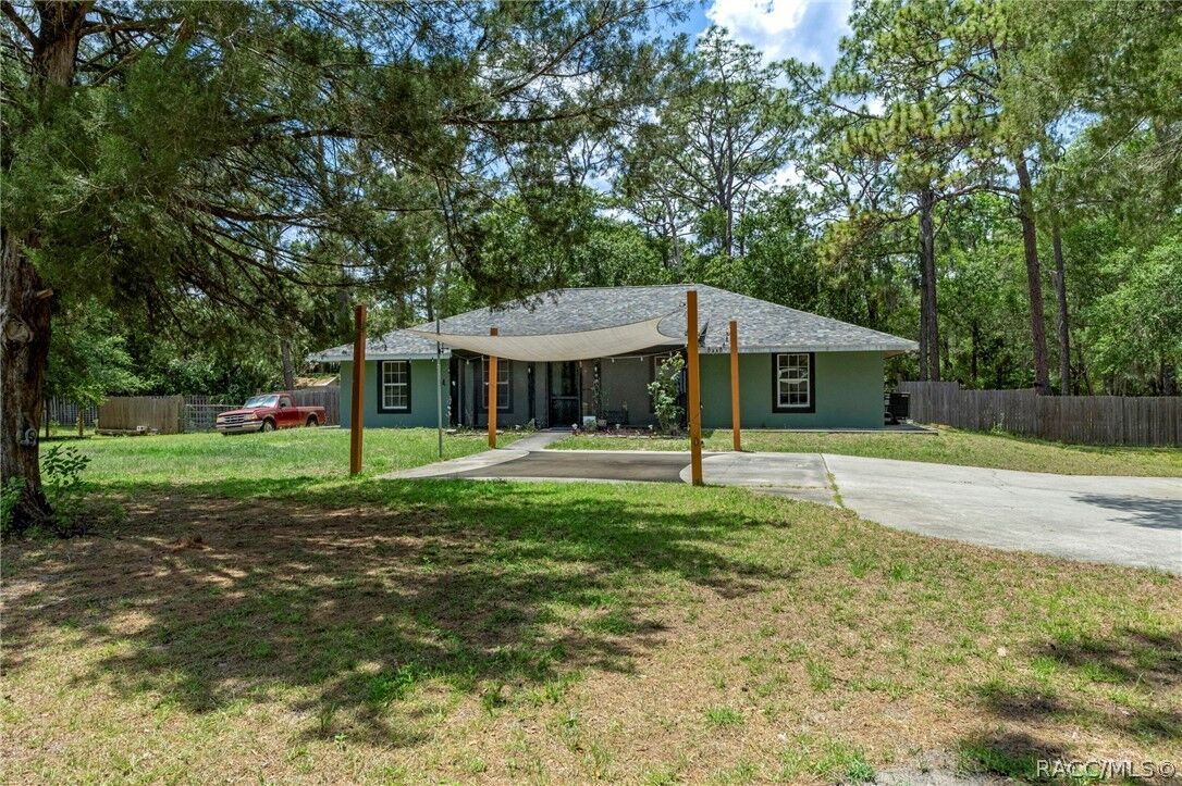 Property Photo:  1710 S Iroquois Avenue  FL 34448 