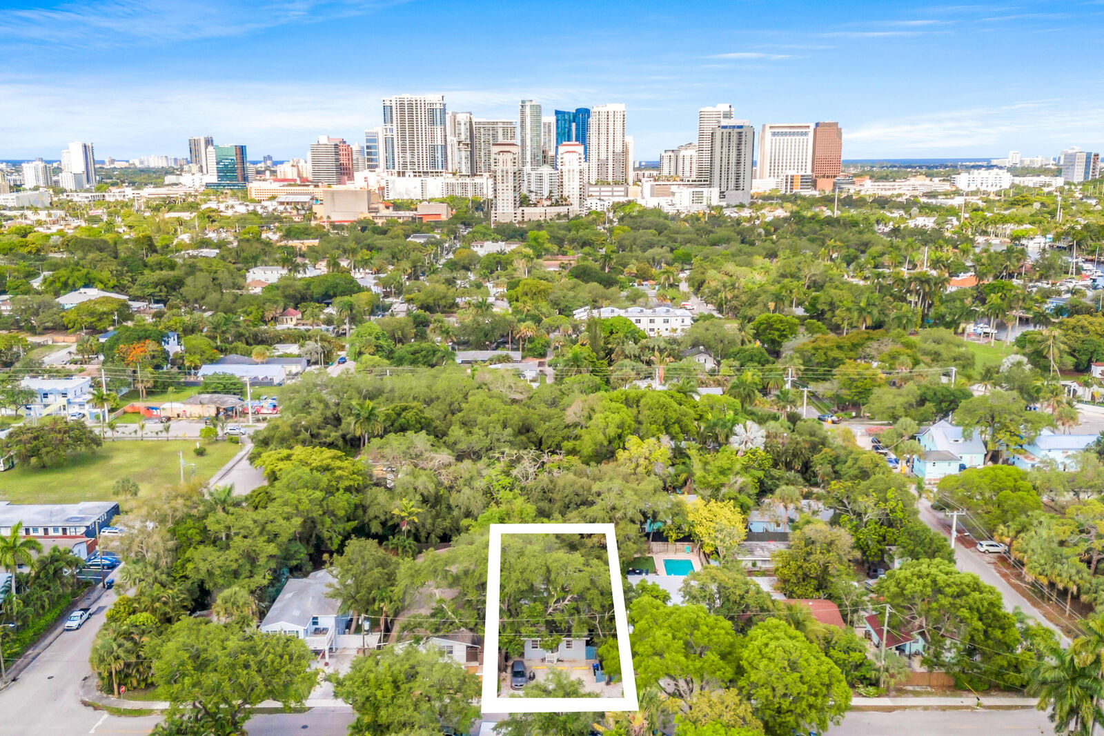 Property Photo:  312 SW 12th Avenue  FL 33312 