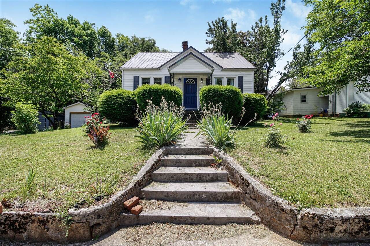 Property Photo:  403 E Main Street  KY 42749 